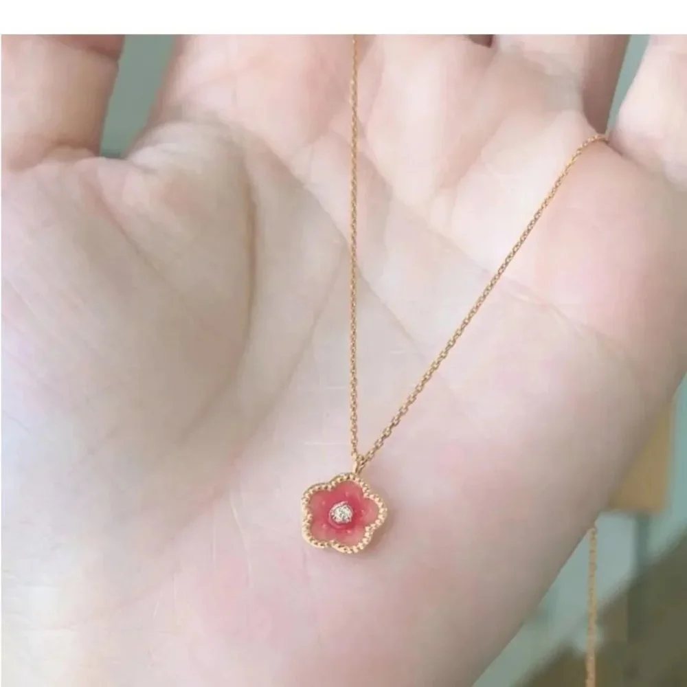Small Peach Blossom Necklace for Women Sweet Delicate Gold Color Clavicle Chain - Picture 3 of 8